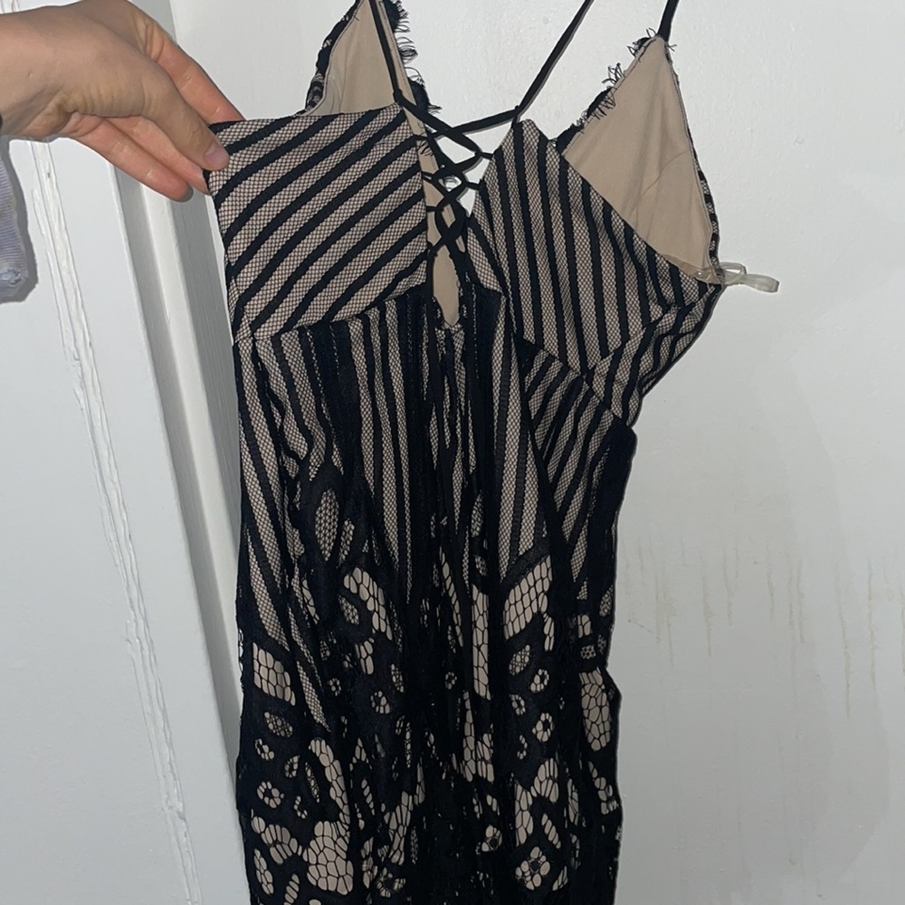 Lace Romper - Picture 4 of 4